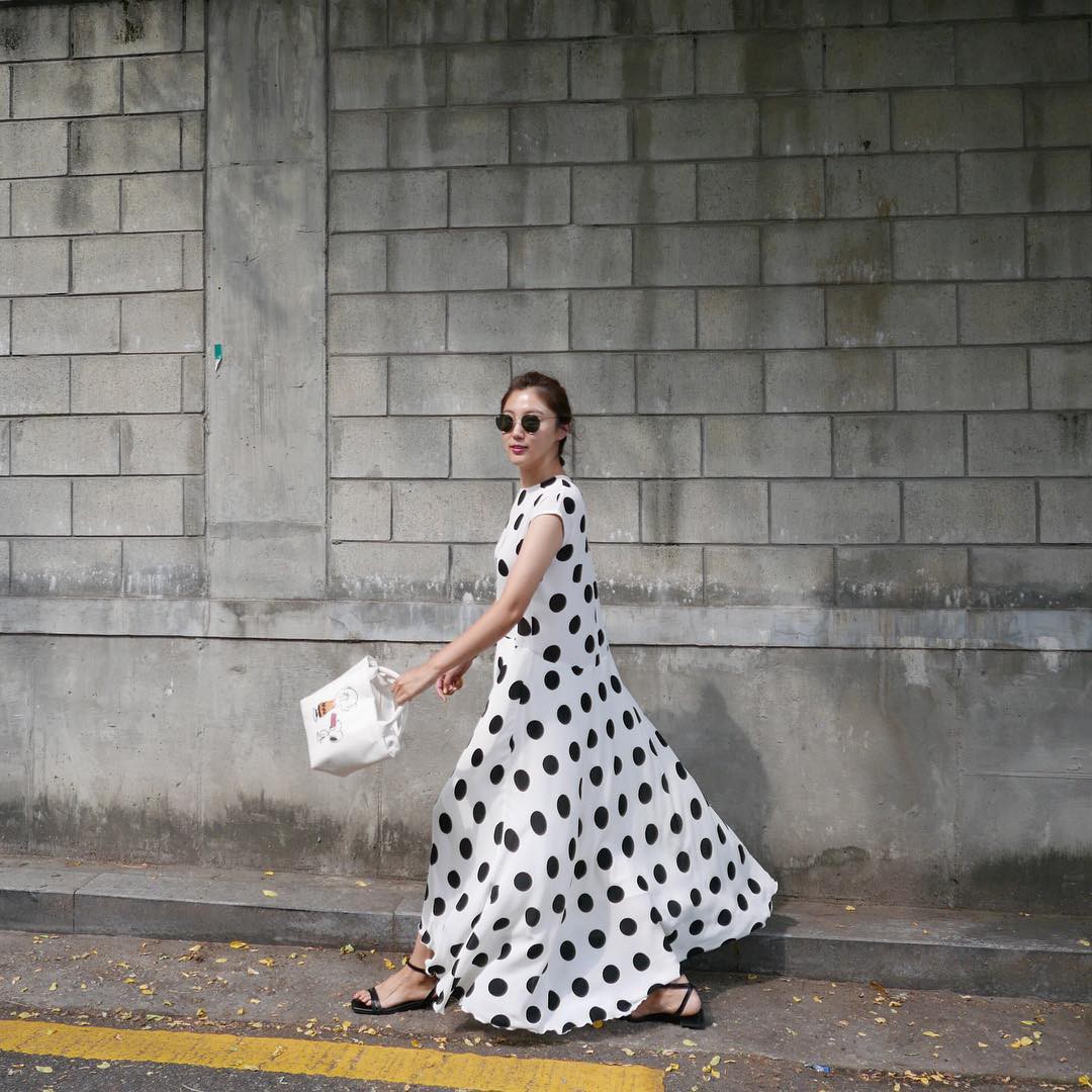 Gợi ý 5 mẫu váy thanh lịch, trang nhã cho các nàng đi dự đám cưới mà không sợ nổi hơn cô dâu