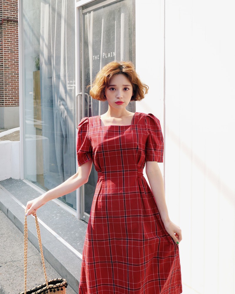 Gợi ý 5 mẫu váy thanh lịch, trang nhã cho các nàng đi dự đám cưới mà không sợ nổi hơn cô dâu