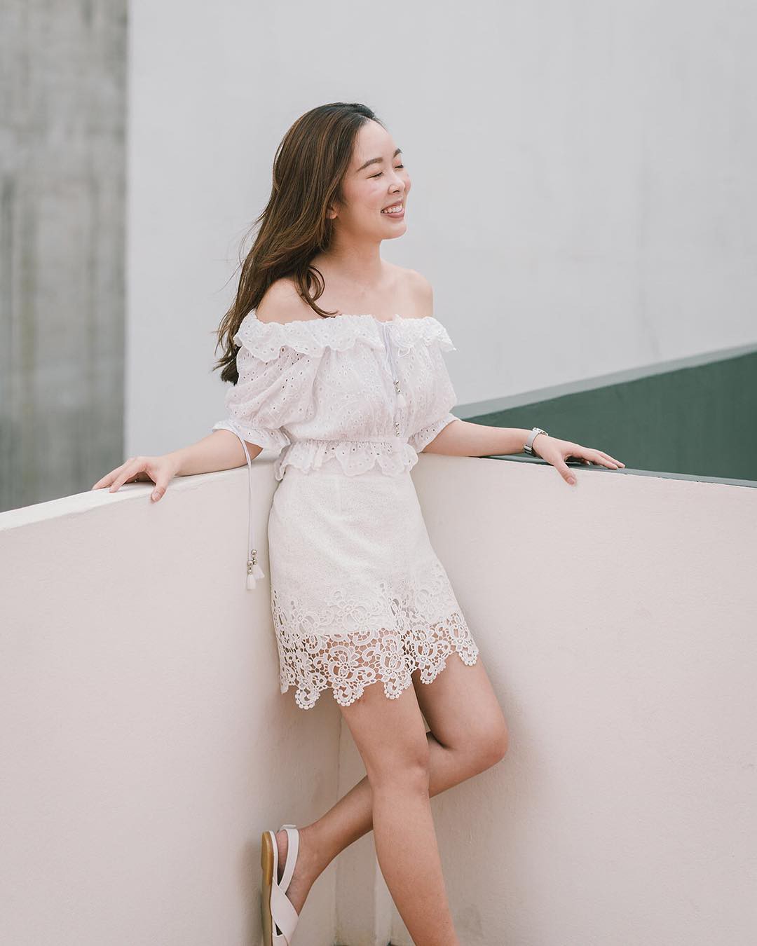 Gợi ý 5 mẫu váy thanh lịch, trang nhã cho các nàng đi dự đám cưới mà không sợ nổi hơn cô dâu