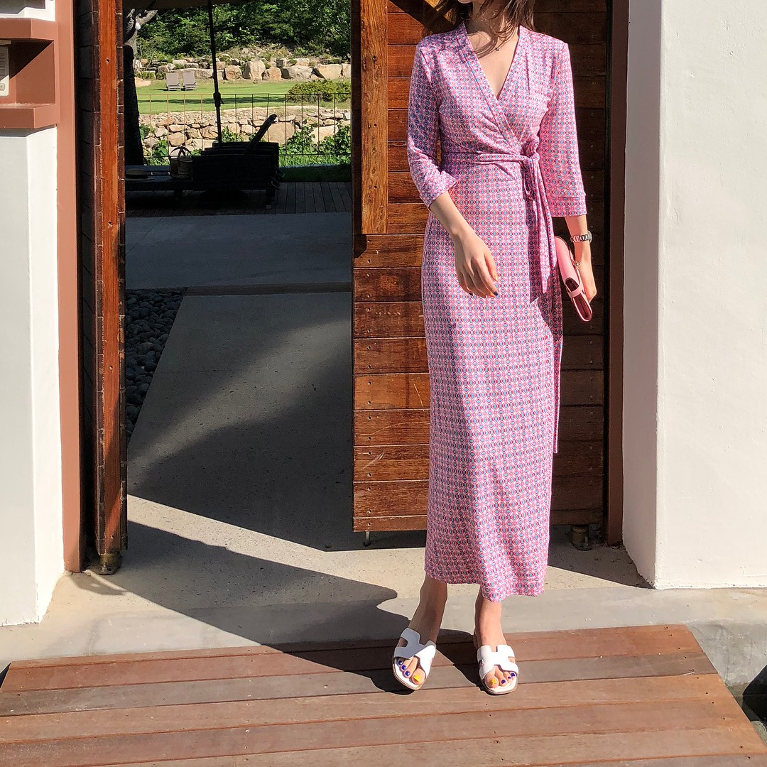 Gợi ý 5 mẫu váy thanh lịch, trang nhã cho các nàng đi dự đám cưới mà không sợ nổi hơn cô dâu