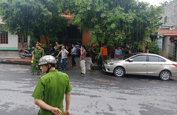 Ảnh: Công an Hà Giang và A83 khám nhà người sửa điểm thi Vũ Trọng Lương