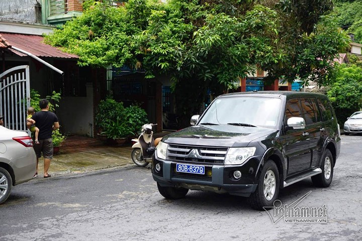 Ảnh: Công an Hà Giang và A83 khám nhà người sửa điểm thi Vũ Trọng Lương