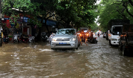 Yên Bái: Sập 1 cây cầu, di dời khẩn hơn 2.500 hộ dân