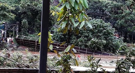 Yên Bái: Sập 1 cây cầu, di dời khẩn hơn 2.500 hộ dân