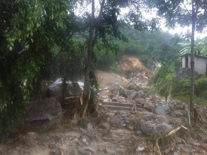 Huyện miền núi ở Thanh Hoá tan hoang sau lũ quét, 4 người chết và mất tích