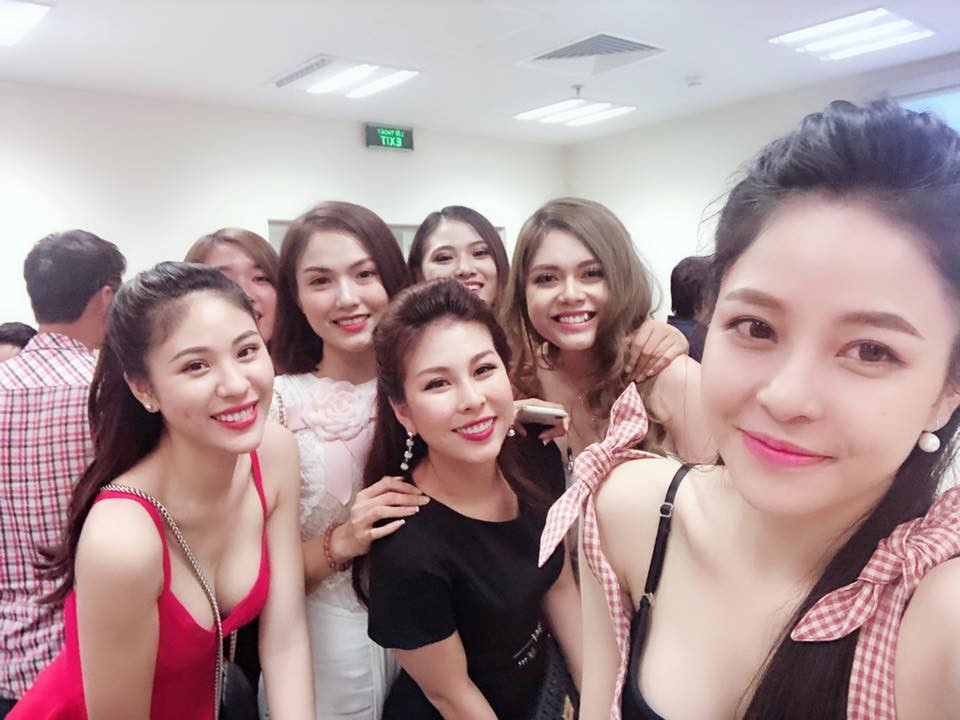 Chuyện hậu trường giờ mới kể của dàn hot girl Nóng cùng World Cup