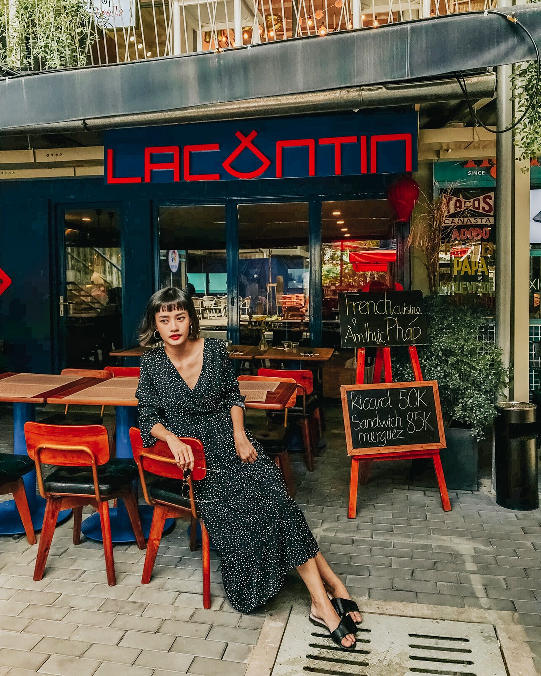 Phạm Quỳnh Anh và Elly Trần lên đồ cá tính chất lừ, đọ dáng gợi cảm trong street style tuần này