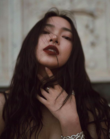Loạt bí mật của Châu Bùi được hé lộ qua vlog mới nhất: Từng bị cả trường tẩy chay và thường xuyên bị Decao bắt nạt Loạt bí mật của Châu Bùi được hé lộ qua vlog mới nhất: Từng bị cả trường tẩy chay và thường xuyên bị Decao bắt nạt