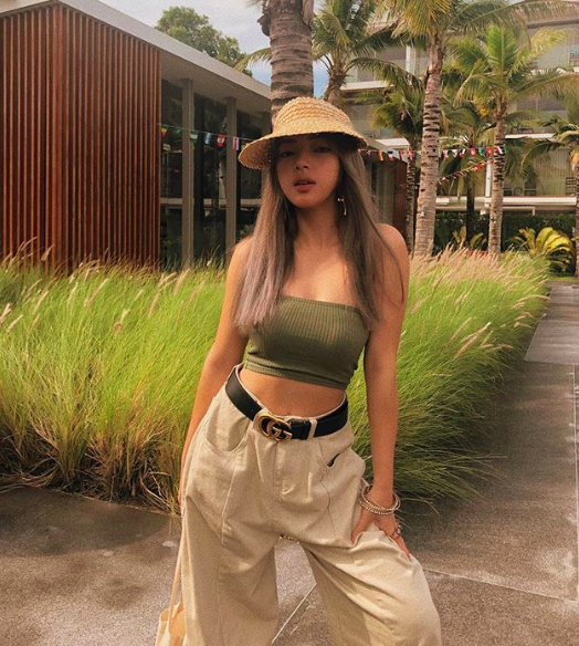 Loạt bí mật của Châu Bùi được hé lộ qua vlog mới nhất: Từng bị cả trường tẩy chay và thường xuyên bị Decao bắt nạt Loạt bí mật của Châu Bùi được hé lộ qua vlog mới nhất: Từng bị cả trường tẩy chay và thường xuyên bị Decao bắt nạt