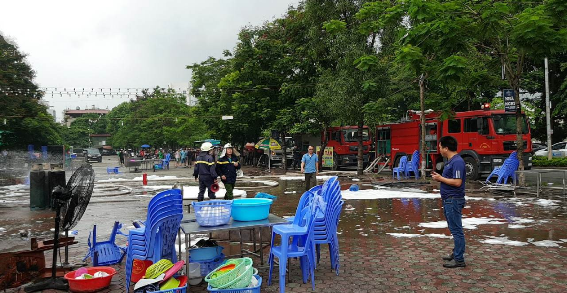Hà Nội: Cháy cửa hàng ăn, một nạn nhân nữ đang mắc kẹt Hà Nội: Cháy cửa hàng ăn, một nạn nhân nữ đang mắc kẹt