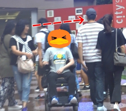 Trương Trí Lâm đích thị là người chồng hiếm có khó tìm của showbiz: Hơn 20 năm vẫn nắm tay một kiểu khiến dân tình đỏ mắt vì ghen tị