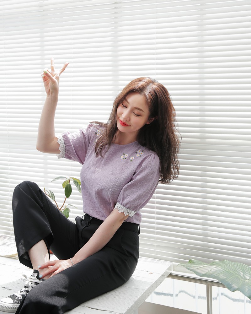 Say mê họa tiết hoa nhưng sợ diện lên sến sẩm và lòe loẹt, các nàng cứ tuân theo 7 tuyệt chiêu này là được Say mê họa tiết hoa nhưng sợ diện lên sến sẩm và lòe loẹt, các nàng cứ tuân theo 7 tuyệt chiêu này là được