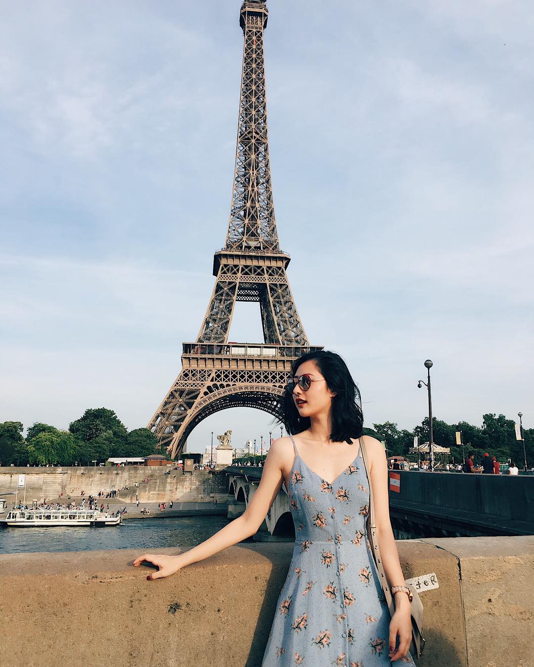 Say mê họa tiết hoa nhưng sợ diện lên sến sẩm và lòe loẹt, các nàng cứ tuân theo 7 tuyệt chiêu này là được Say mê họa tiết hoa nhưng sợ diện lên sến sẩm và lòe loẹt, các nàng cứ tuân theo 7 tuyệt chiêu này là được