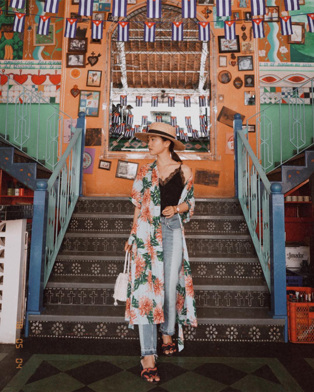 Say mê họa tiết hoa nhưng sợ diện lên sến sẩm và lòe loẹt, các nàng cứ tuân theo 7 tuyệt chiêu này là được Say mê họa tiết hoa nhưng sợ diện lên sến sẩm và lòe loẹt, các nàng cứ tuân theo 7 tuyệt chiêu này là được