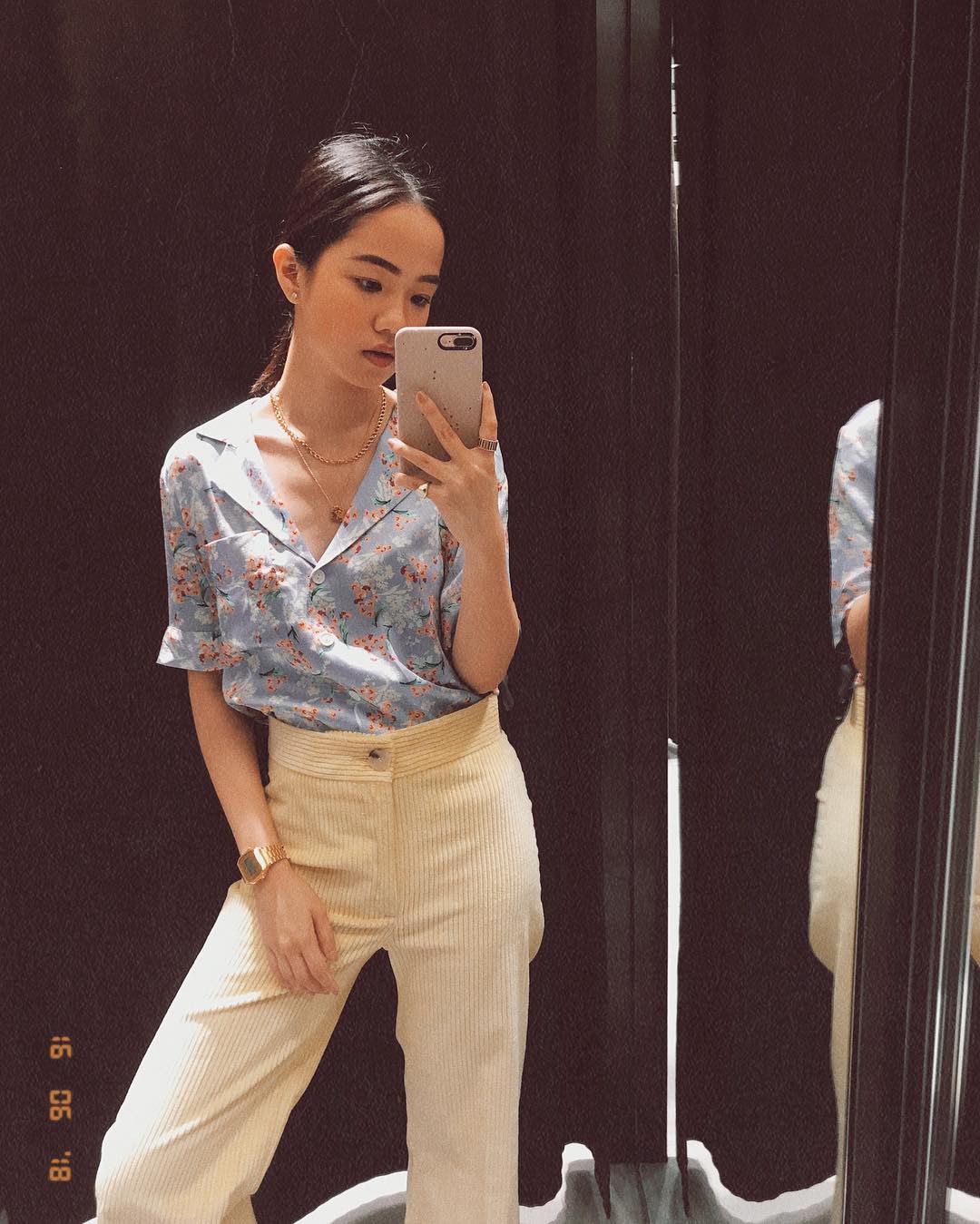 Say mê họa tiết hoa nhưng sợ diện lên sến sẩm và lòe loẹt, các nàng cứ tuân theo 7 tuyệt chiêu này là được Say mê họa tiết hoa nhưng sợ diện lên sến sẩm và lòe loẹt, các nàng cứ tuân theo 7 tuyệt chiêu này là được