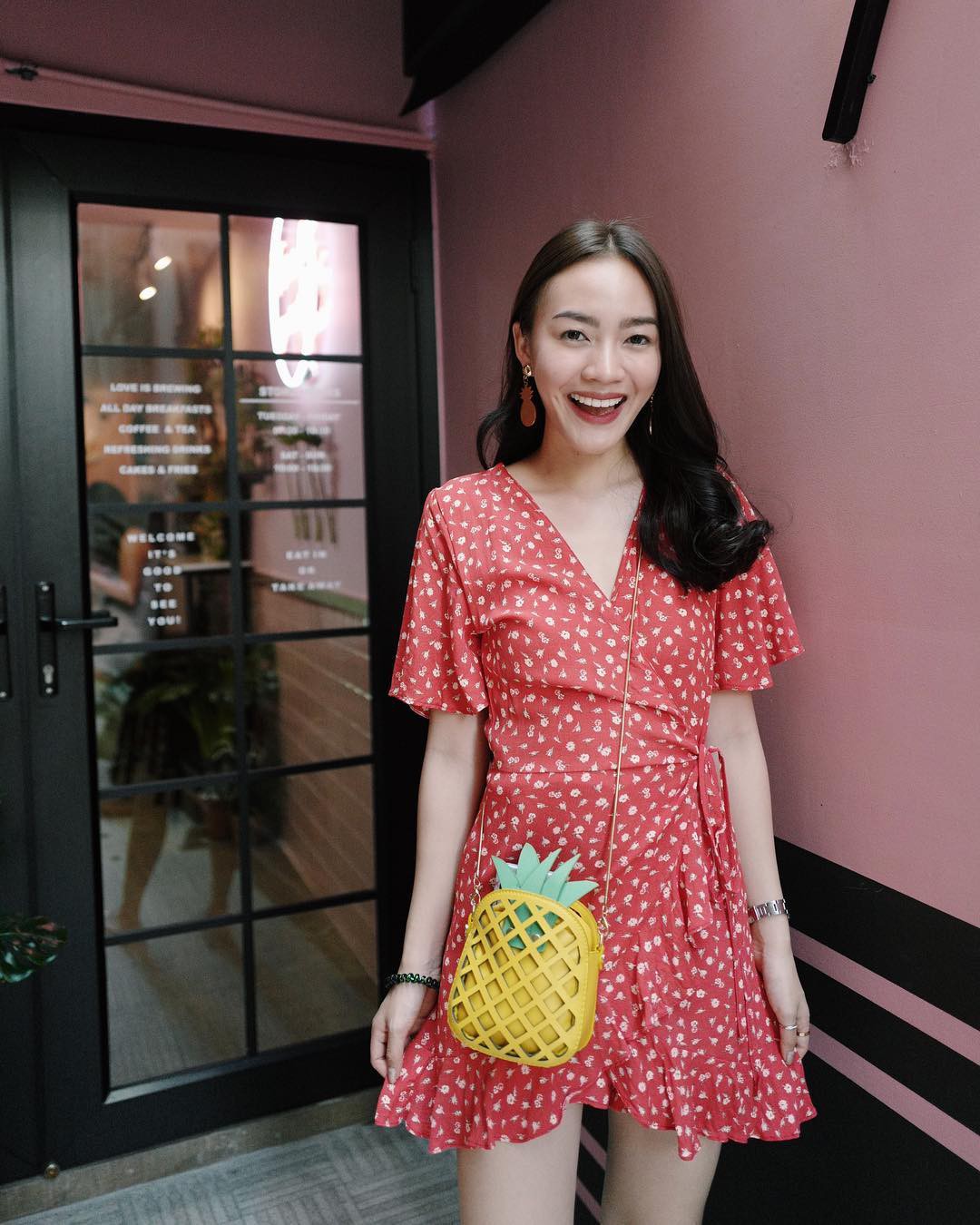 Say mê họa tiết hoa nhưng sợ diện lên sến sẩm và lòe loẹt, các nàng cứ tuân theo 7 tuyệt chiêu này là được Say mê họa tiết hoa nhưng sợ diện lên sến sẩm và lòe loẹt, các nàng cứ tuân theo 7 tuyệt chiêu này là được