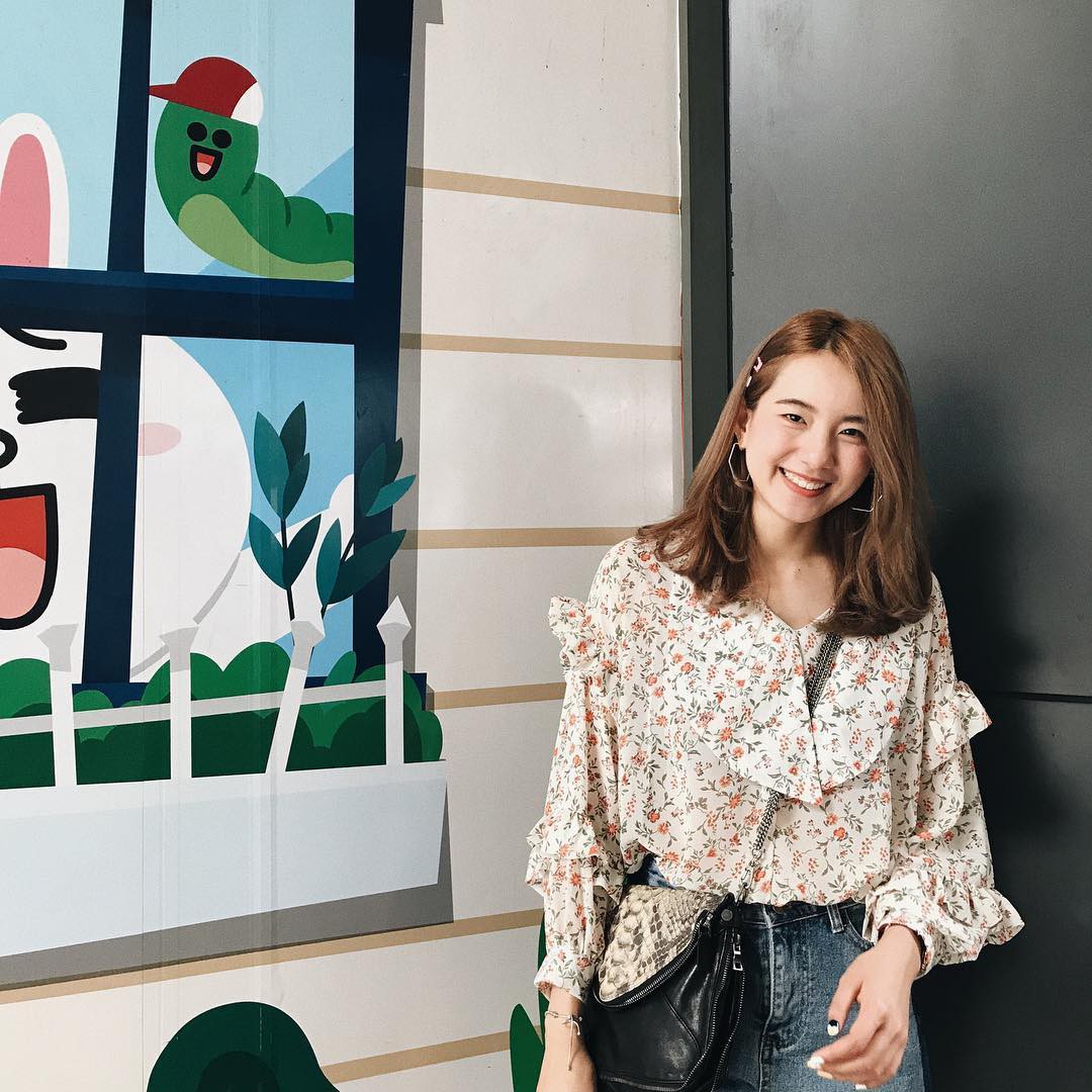 Say mê họa tiết hoa nhưng sợ diện lên sến sẩm và lòe loẹt, các nàng cứ tuân theo 7 tuyệt chiêu này là được Say mê họa tiết hoa nhưng sợ diện lên sến sẩm và lòe loẹt, các nàng cứ tuân theo 7 tuyệt chiêu này là được