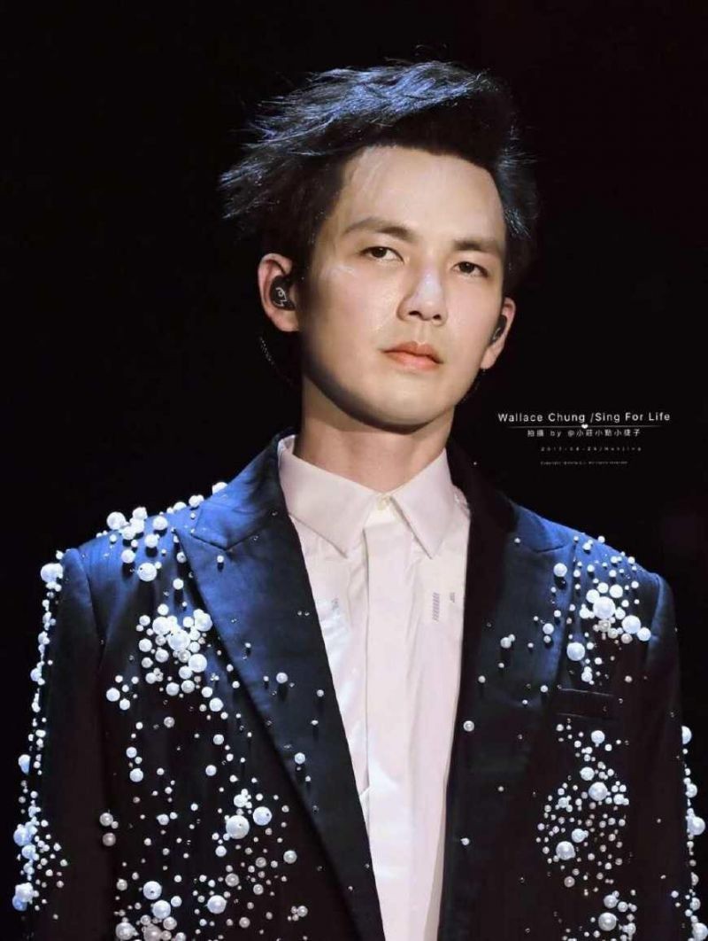 Chung Hán Lương: Vẻ đẹp nam thần thách thức thời gian, từng khiến triệu trái tim tan vỡ trước tin đồn đã có vợ con - 5 Chung Hán Lương: Vẻ đẹp nam thần thách thức thời gian, từng khiến triệu trái tim tan vỡ trước tin đồn đã có vợ con - 5
