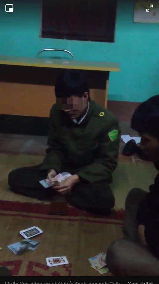 Xôn xao clip công an xã đánh bài ăn tiền tại trụ sở