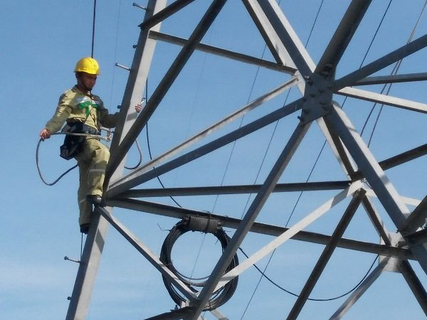 Nguy cơ thiếu điện: Việt Nam tăng nhập khẩu từ Trung Quốc