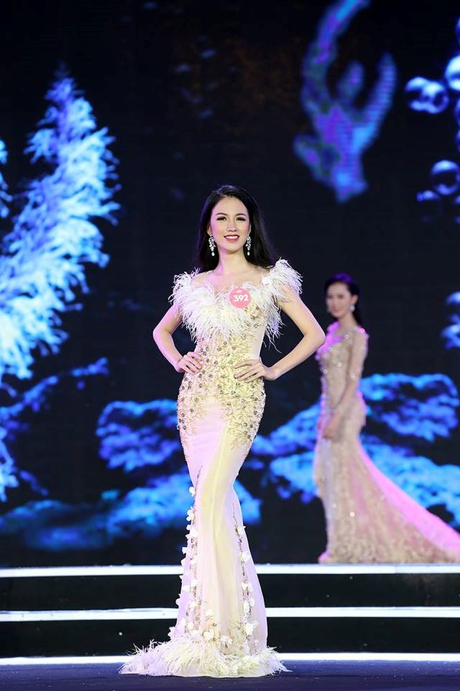 Clip: Dàn thí sinh rạng rỡ, tự tin trong đêm Chung khảo phía Bắc Hoa hậu Việt Nam 2018