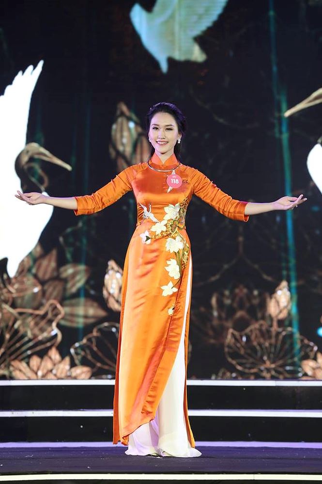 Clip: Dàn thí sinh rạng rỡ, tự tin trong đêm Chung khảo phía Bắc Hoa hậu Việt Nam 2018