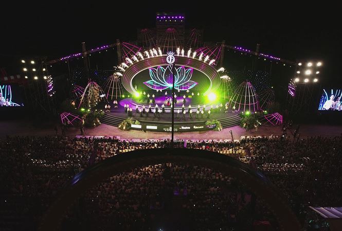 Clip: Dàn thí sinh rạng rỡ, tự tin trong đêm Chung khảo phía Bắc Hoa hậu Việt Nam 2018