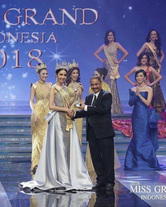 Tân Hoa hậu Hòa bình Indonesia 2018 gây thất vọng về nhan sắc Tân Hoa hậu Hòa bình Indonesia 2018 gây thất vọng về nhan sắc