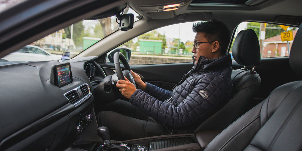 So sánh Honda Civic và Mazda 3 phiên bản 2018