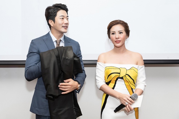 Kwon Sang Woo lịch lãm ở tuổi 42, Khánh My cân cả dàn sao với đầm in hình nam tài tử Kwon Sang Woo lịch lãm ở tuổi 42, Khánh My cân cả dàn sao với đầm in hình nam tài tử
