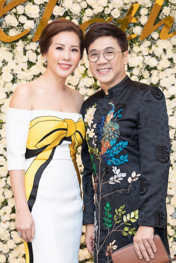 Kwon Sang Woo lịch lãm ở tuổi 42, Khánh My cân cả dàn sao với đầm in hình nam tài tử