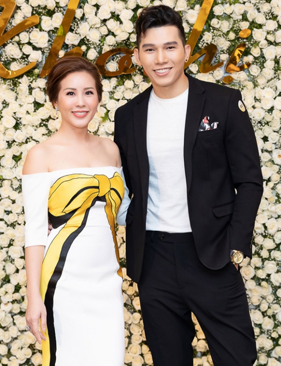 Kwon Sang Woo lịch lãm ở tuổi 42, Khánh My cân cả dàn sao với đầm in hình nam tài tử