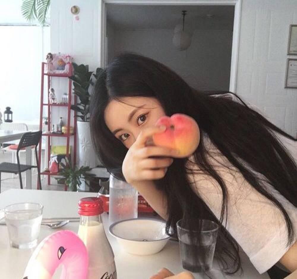 Mưa lụt mệt mỏi là mà còn bị người yêu hành bắt đi mua đồ ăn, chàng trai quyết định chia tay cô bạn gái quá đòi hỏi