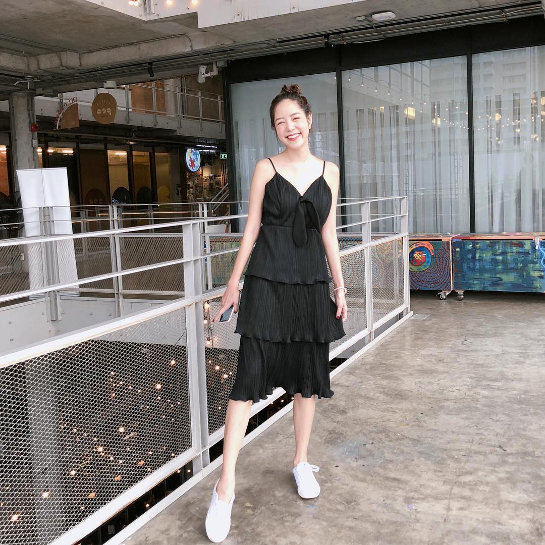 Vòng 1 nhỏ vẫn diện đồ quyến rũ chết người nếu các nàng áp dụng 4 chiêu hack dáng này