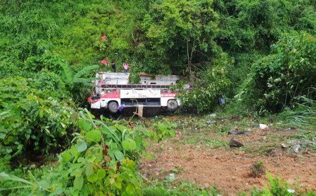 Xác định nguyên nhân ban đầu vụ xe khách lao xuống vực khiến 4 người tử vong