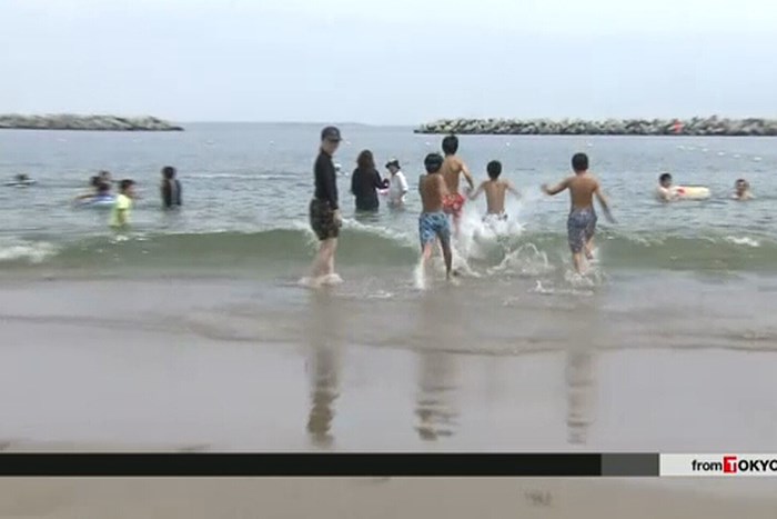 Bãi biển Fukushima lần đầu mở lại sau 8 năm thảm họa động đất sóng thần