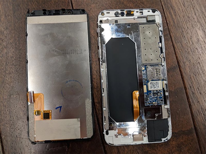 Mổ bụng iPhone X giá 2 triệu, xuất xứ Trung Quốc: một ổ malware độc hại không hơn không kém, tránh xa bằng mọi giá Mổ bụng iPhone X giá 2 triệu, xuất xứ Trung Quốc: một ổ malware độc hại không hơn không kém, tránh xa bằng mọi giá