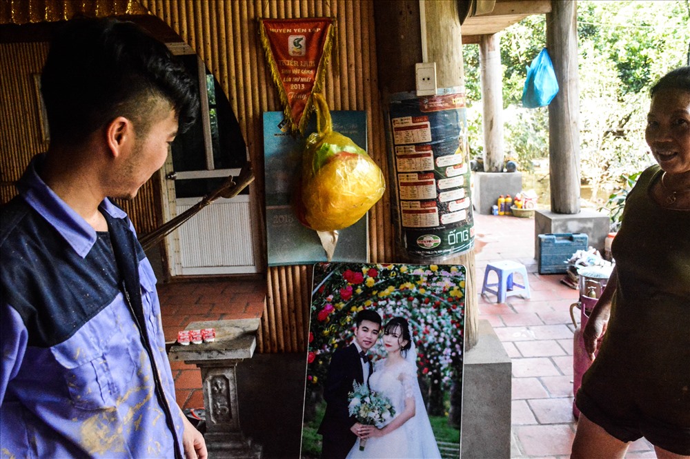 Nỗi buồn đám cưới ngày lũ: Vợ ơi, anh không đón vợ được rồi!