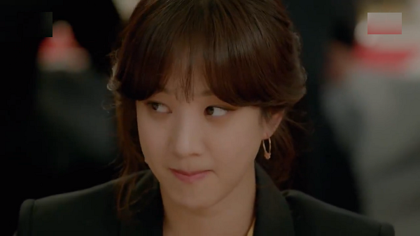 Chẳng biết chị chồng tôi vô tư thật hay giả vờ ngây ngô mà sống khôn hết cả phần người khác