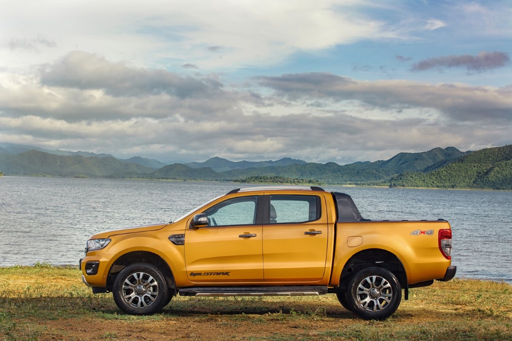 Ford Ranger 2019 giá từ 17.640 USD tại Thái Lan