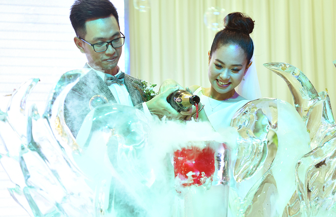 Hoàng Quyên hát hit Mỹ Tâm tặng chồng trong lễ cưới