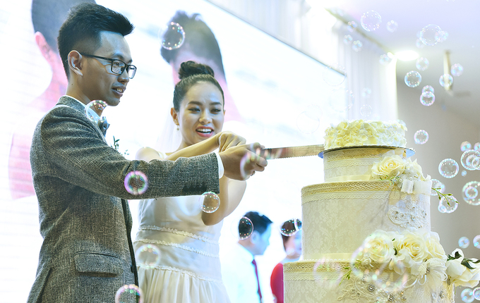 Hoàng Quyên hát hit Mỹ Tâm tặng chồng trong lễ cưới