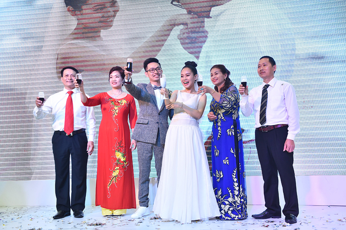 Hoàng Quyên hát hit Mỹ Tâm tặng chồng trong lễ cưới