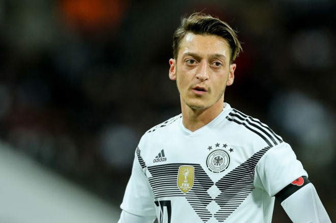 Mesut Oezil từ giã ĐT Đức vì bị phân biệt chủng tộc