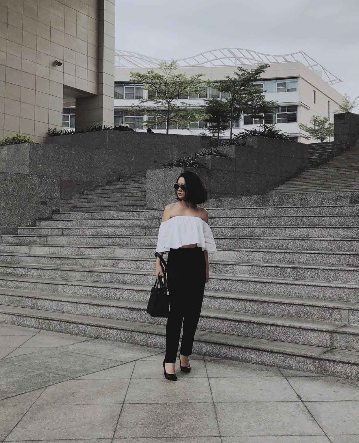 Có gì đặc biệt ở chiếc áo mãi không hết mốt được sao Việt diện suốt cả mùa hè?