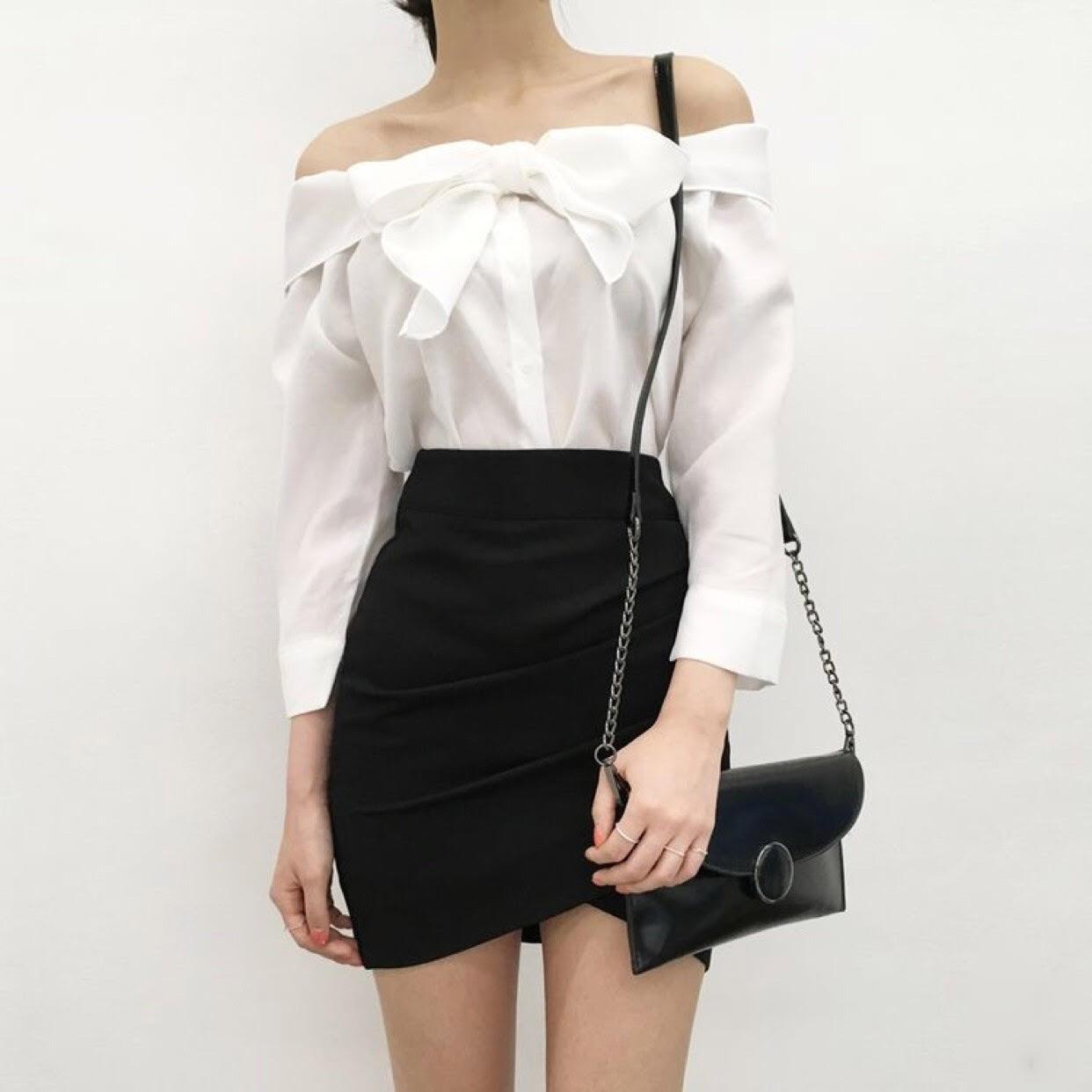 Có gì đặc biệt ở chiếc áo mãi không hết mốt được sao Việt diện suốt cả mùa hè?