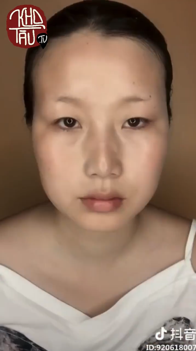 Con gái trước và sau khi trang điểm: Sức mạnh đổi trắng thay đen là có thật! Con gái trước và sau khi trang điểm: Sức mạnh đổi trắng thay đen là có thật!