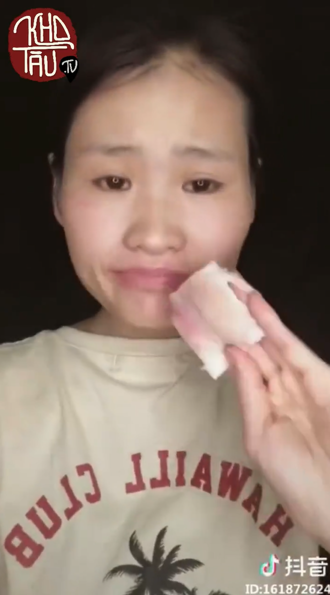 Con gái trước và sau khi trang điểm: Sức mạnh đổi trắng thay đen là có thật! Con gái trước và sau khi trang điểm: Sức mạnh đổi trắng thay đen là có thật!