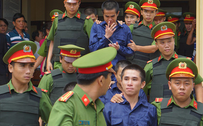 10 bị cáo gây rối ở Tuy Phong lãnh tổng cộng 27 năm tù