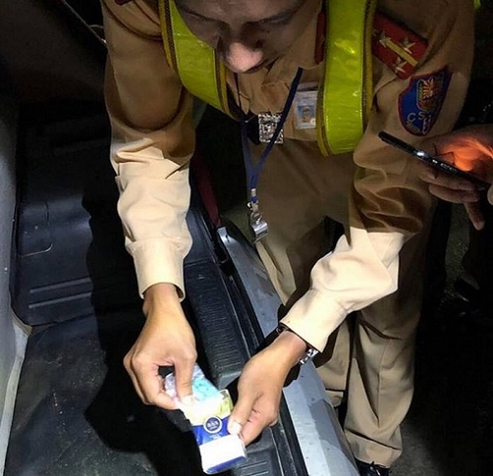 Bắt giữ 3 đối tượng giấu ma túy trong khe giữa ghế sau ôtô